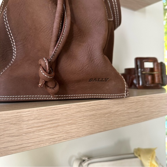 🌟SOLD🌟 Bally Bucket Bag - Picture 4 of 7